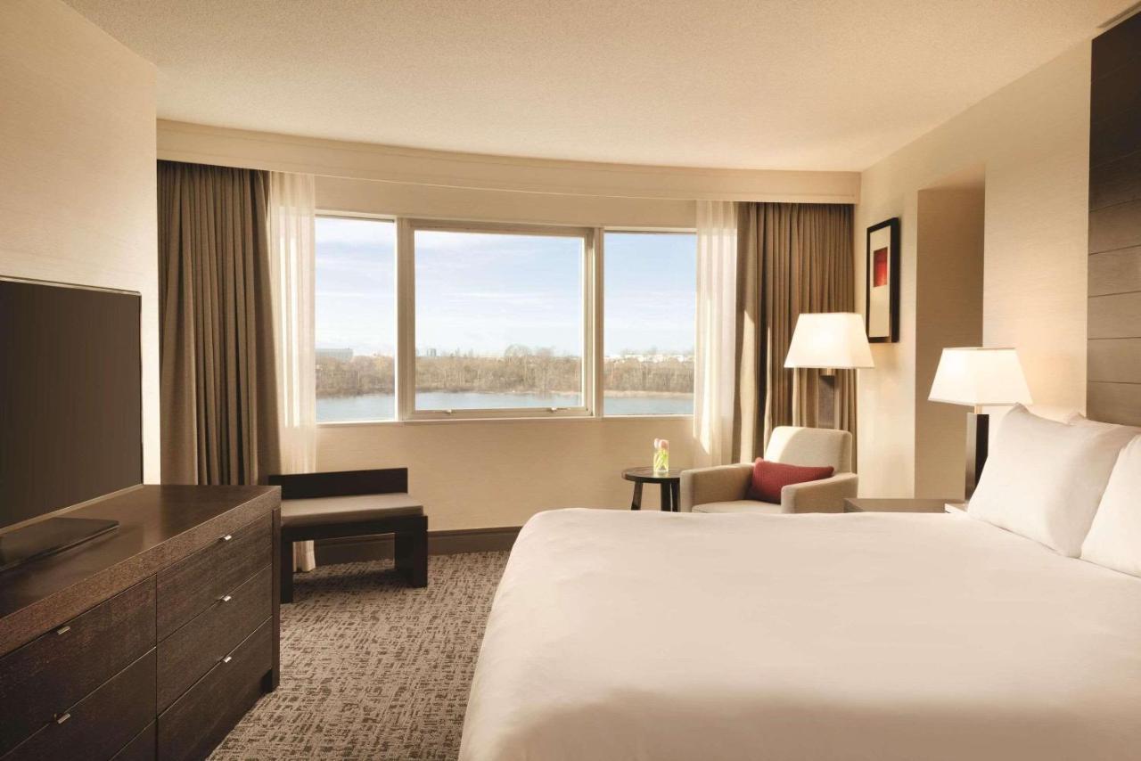 Radisson Hotel Vancouver Airport Richmond Exterior photo