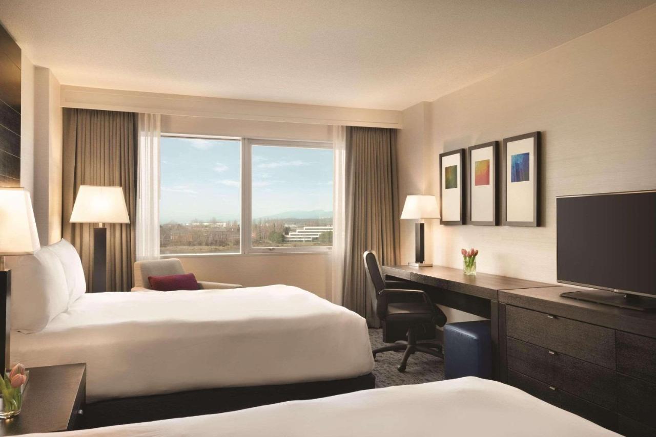 Radisson Hotel Vancouver Airport Richmond Exterior photo