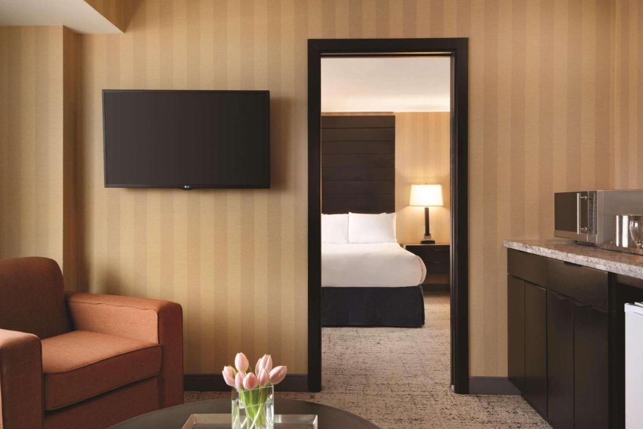 Radisson Hotel Vancouver Airport Richmond Exterior photo