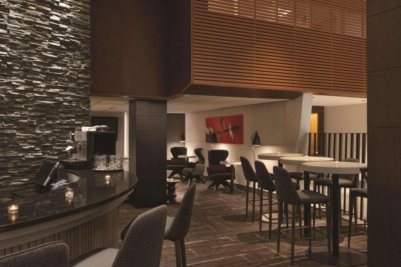 Radisson Hotel Vancouver Airport Richmond Exterior photo