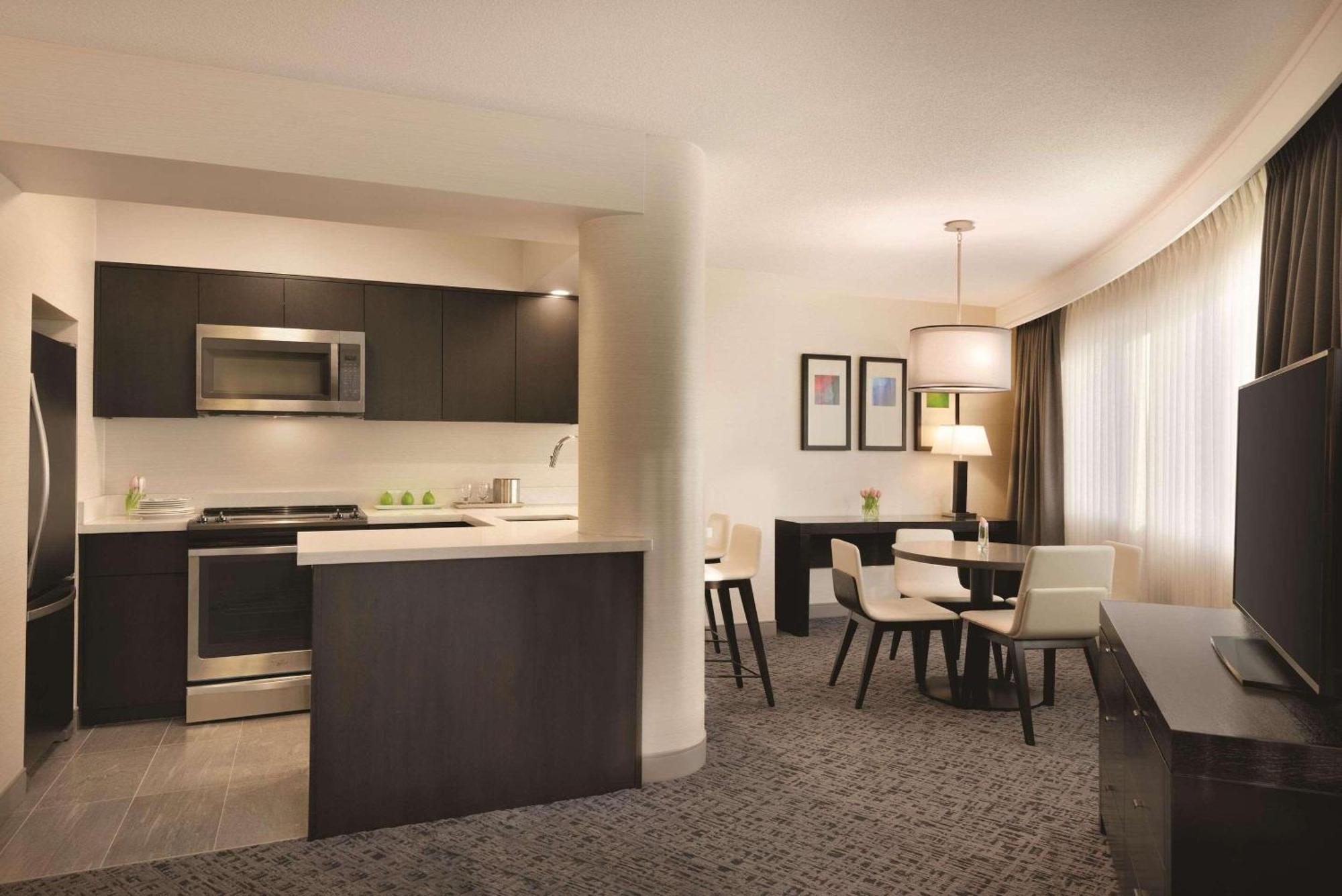 Radisson Hotel Vancouver Airport Richmond Exterior photo
